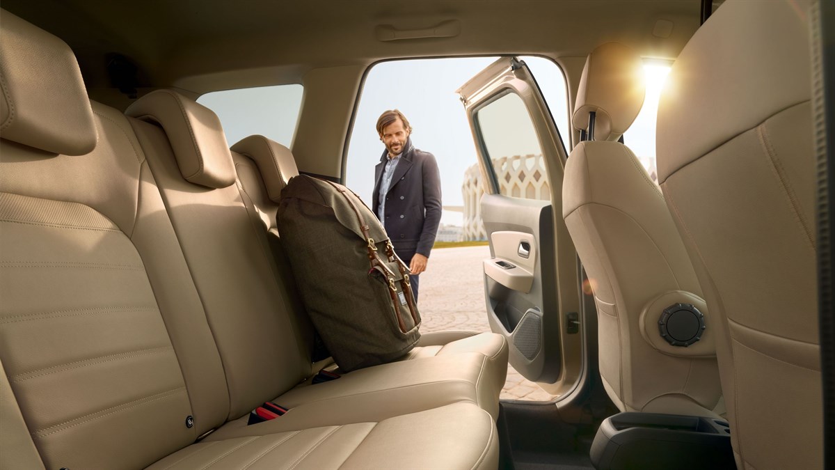Renault DUSTER spacious interior
