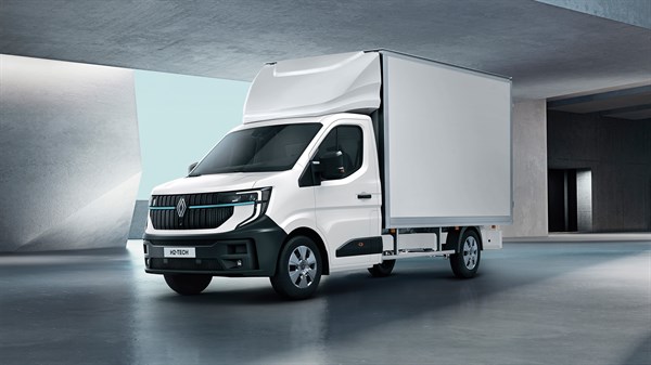 Renault Master H2-Tech Prototype - charging