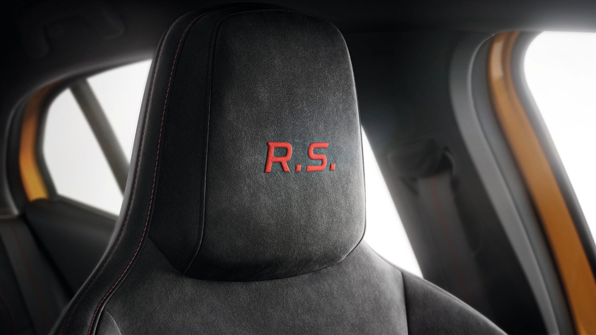 Renault Megane R.S. Seats with Integrated Headrests