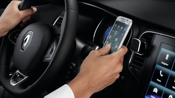 Renault MEGANE Sedan - Magnetic portable smartphone holder
