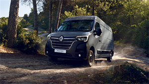 Renault Master exterior side view