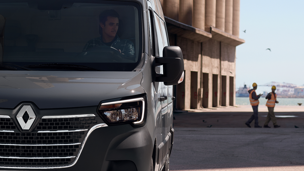 Renault MASTER - Panel van - Exterior design - Vehicle on the road
