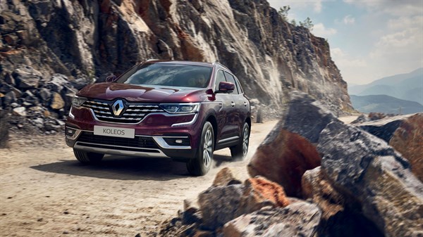 Renault Koleos Driving in Mountains